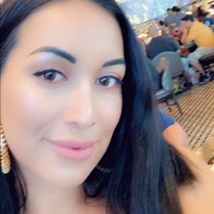 Meet your Posher, Marcela